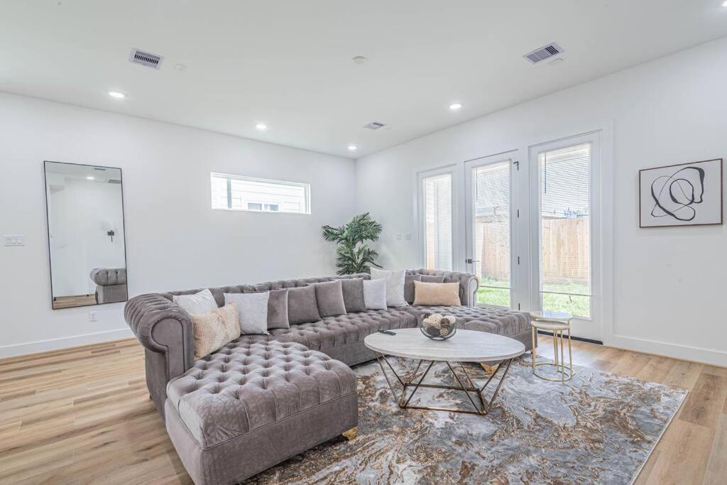 Luxury Home Near Houston Downtown & Medical Center Екстер'єр фото